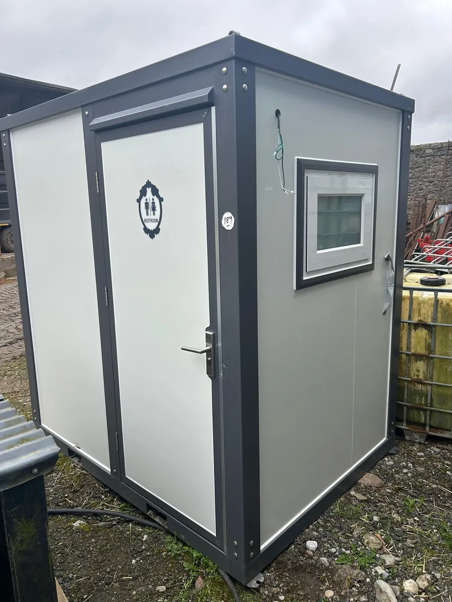 Bathroom + shower room - Image 1