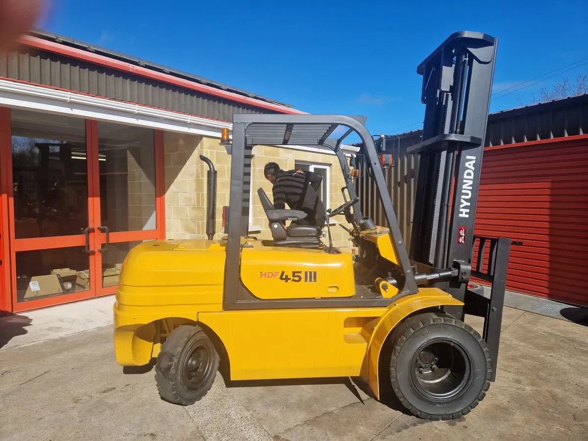 FORKLIFT HYUNDAI HDF45-111   4.5TON - Image 3