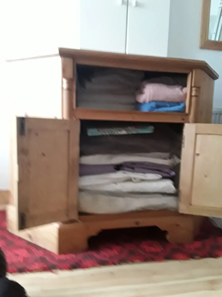 Plenty of storage good condition large unity Pine - Image 2