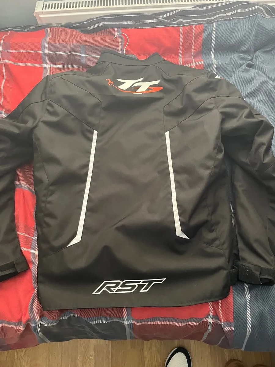 Arai Rst Isle of Man Tt jacket - Image 2