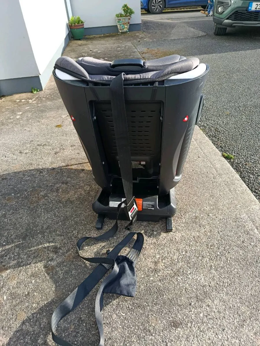 Joie Baby Car Seat - Image 4