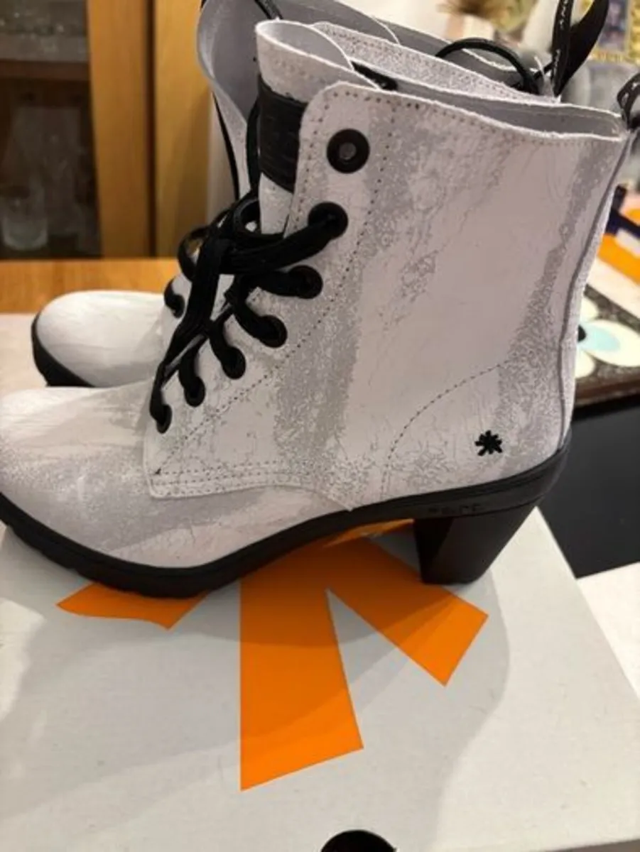 ART full leather white boots 7uk 41eu NEW in Box - Image 1