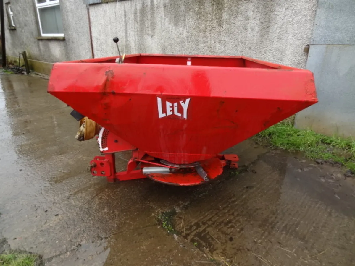 Lely Fertiliser Spreader - Image 4