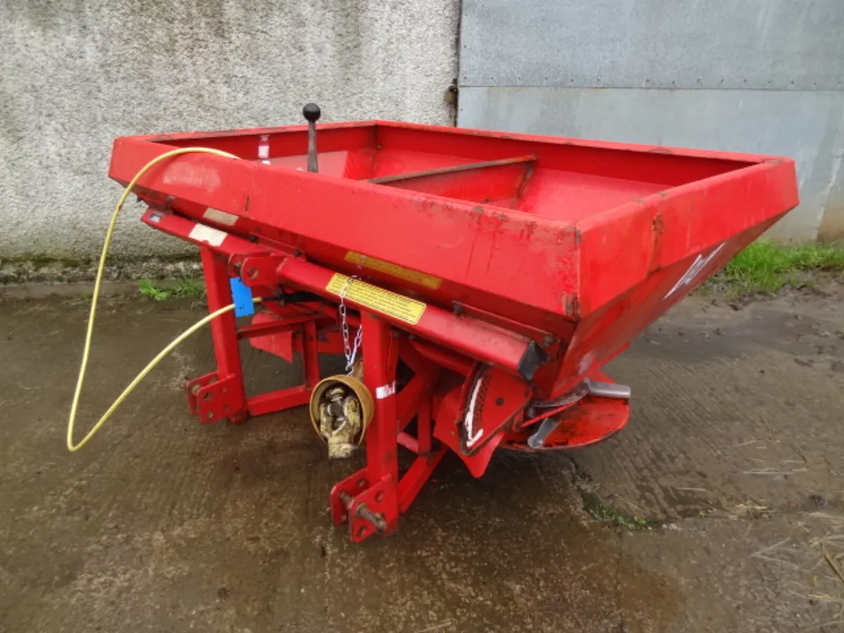 Lely Fertiliser Spreader - Image 3