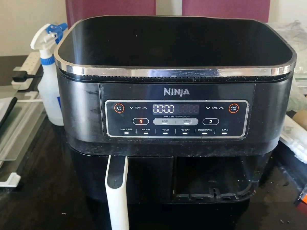 Air fryer - Image 1
