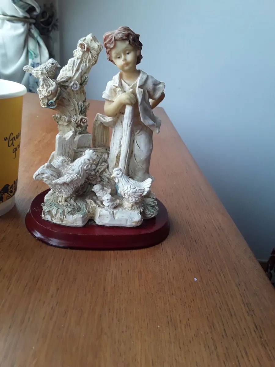 Two lovely matching ornaments - Image 2