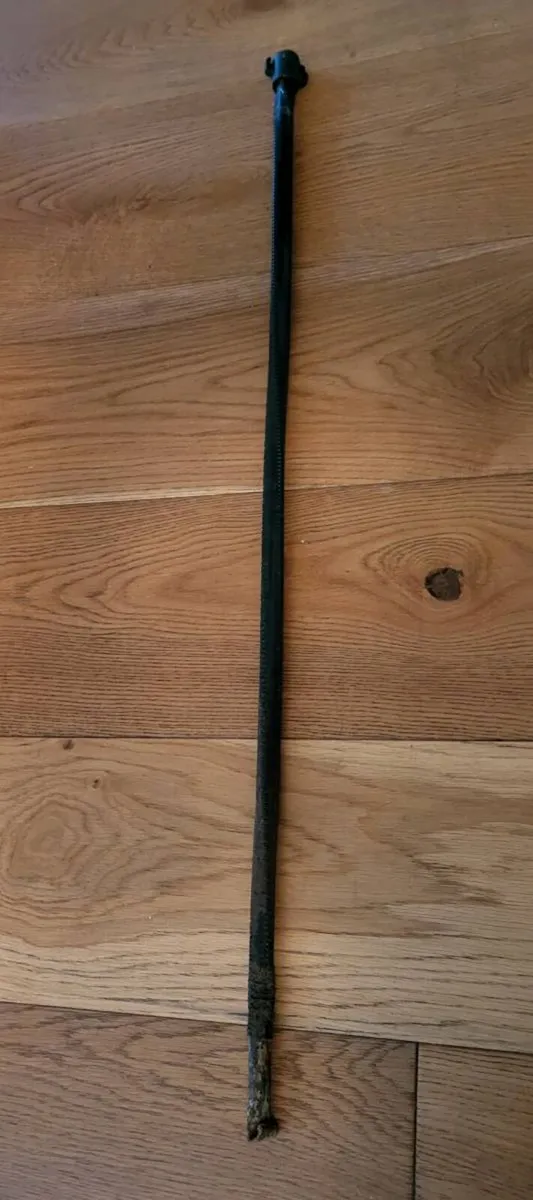 8 x Gardman metal 1m fence posts - Image 4