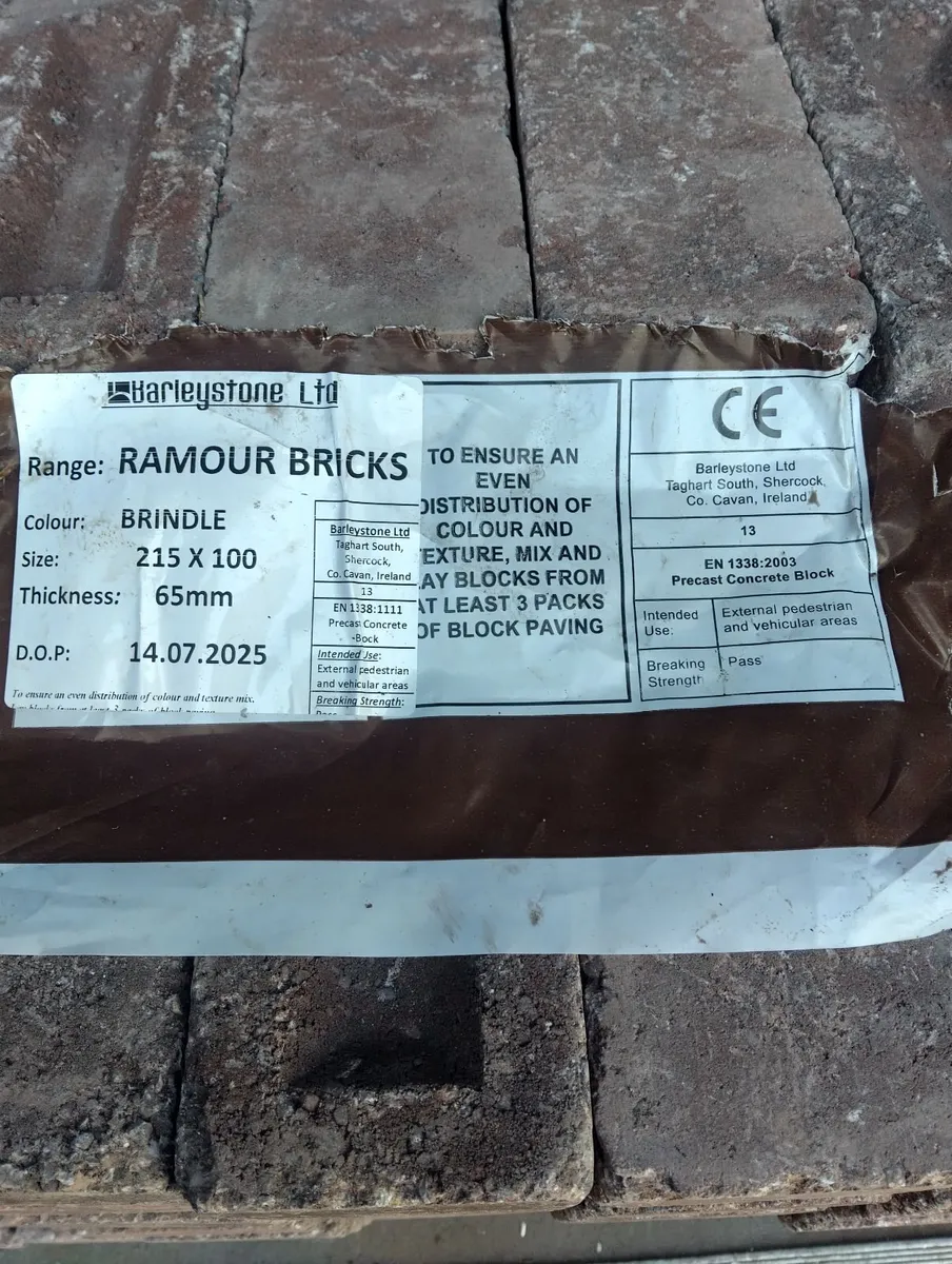 Barleystone bricks for sale. - Image 2