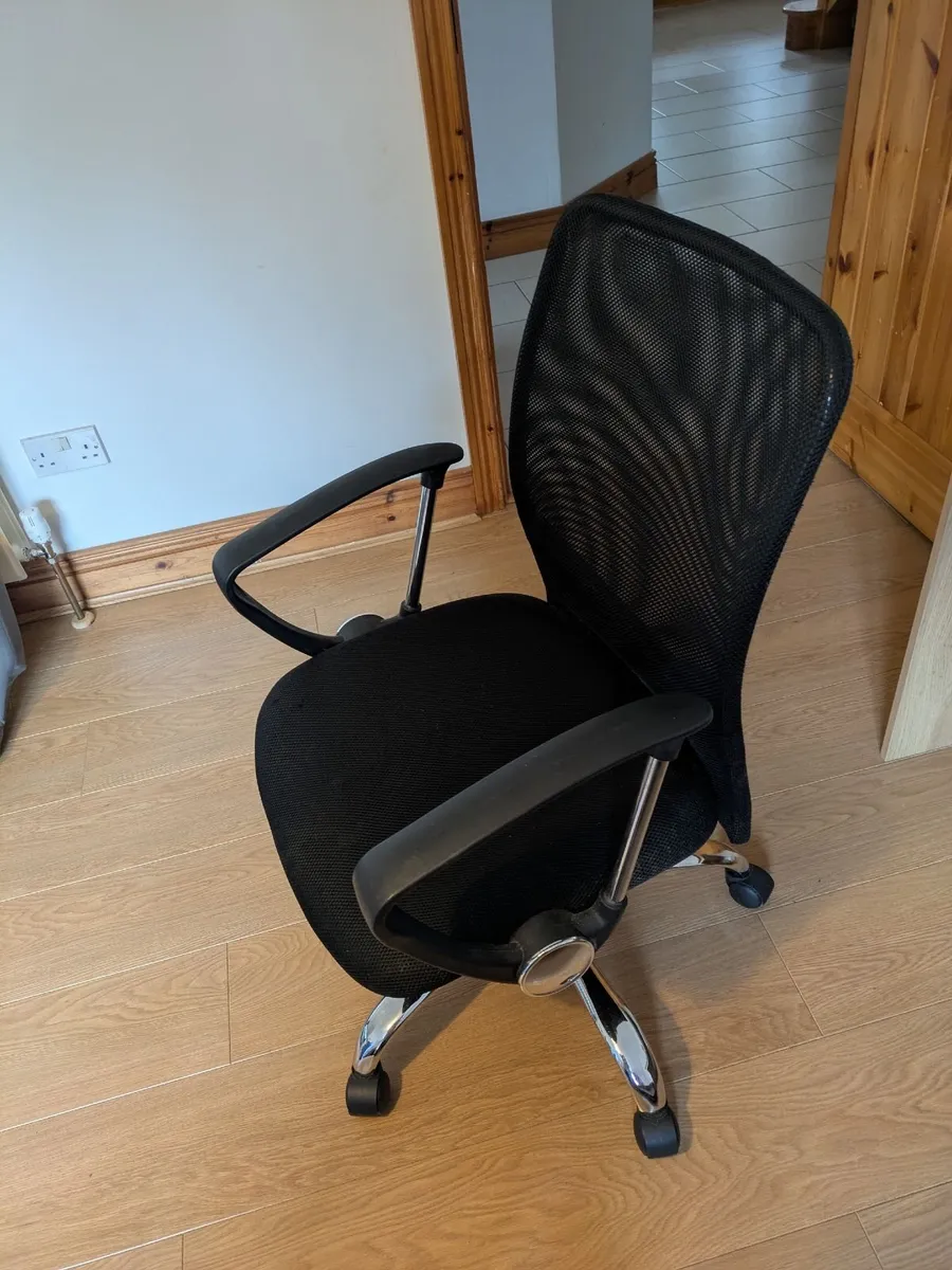 Desk and chair - Image 2