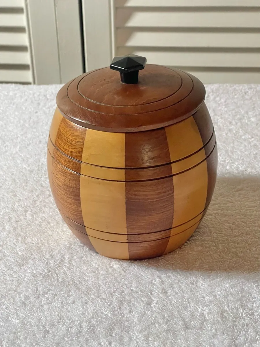 Mid century tea caddy - Image 1