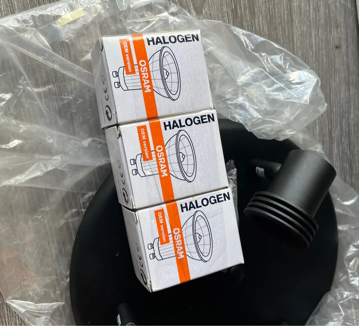 Black Circular Three Fitting light with bulbs - Image 2