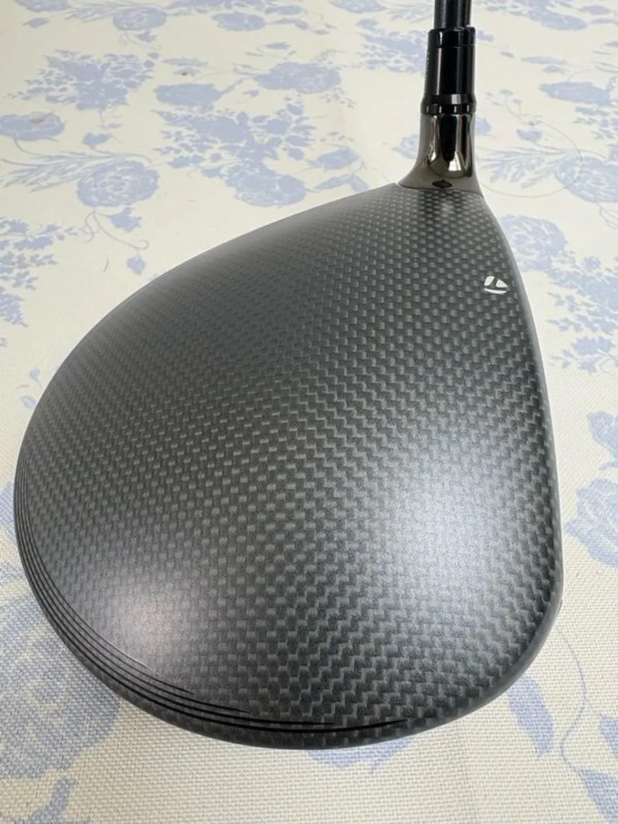 Taylormade Qi35 Driver - Image 2