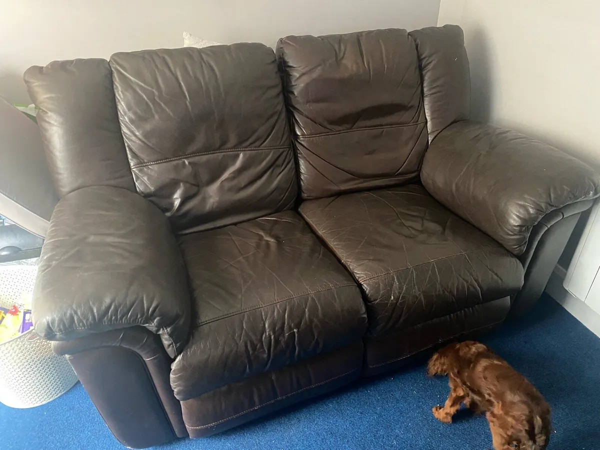 2 seat leather recliner - Image 1