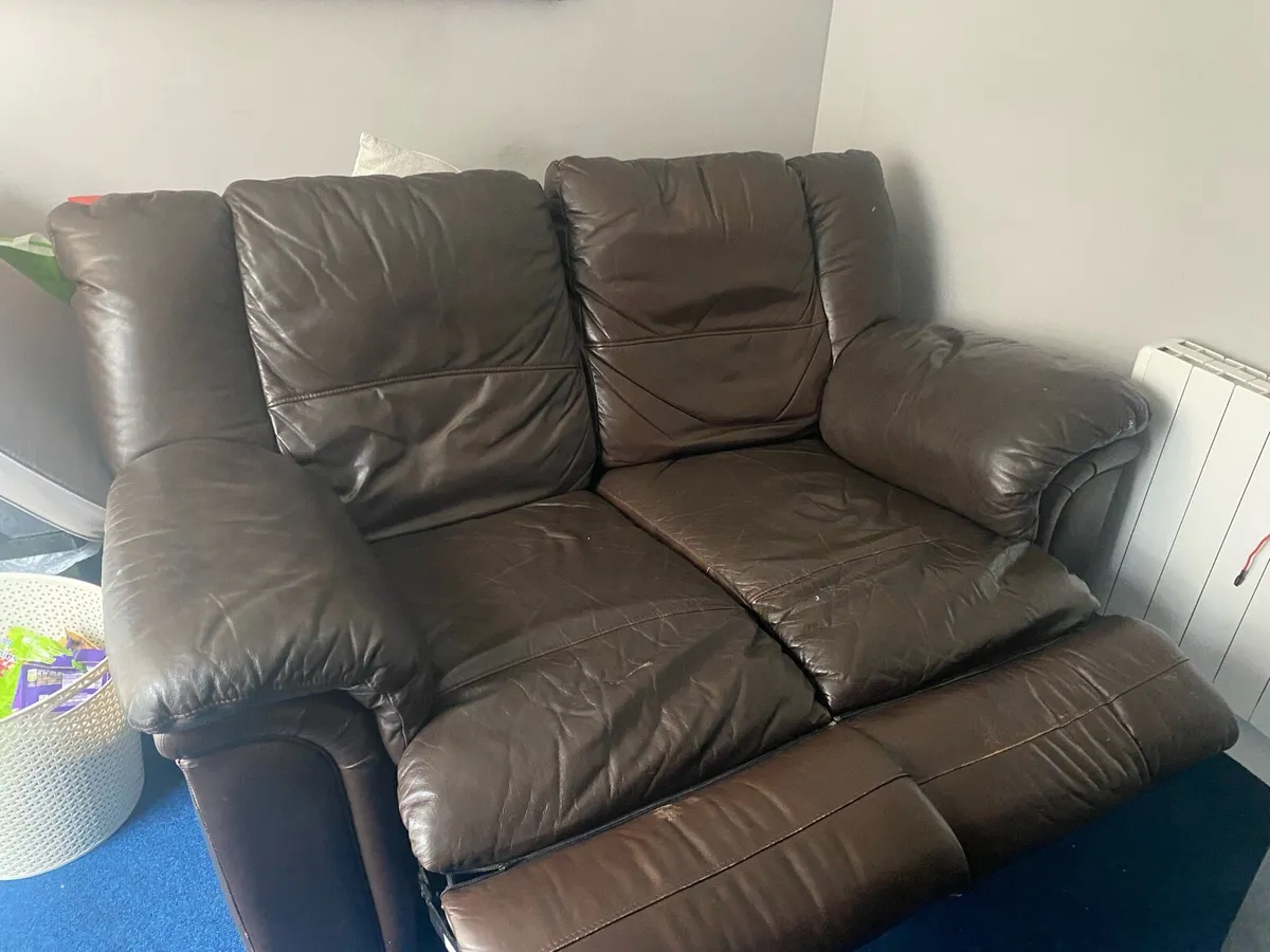 2 seat leather recliner - Image 2
