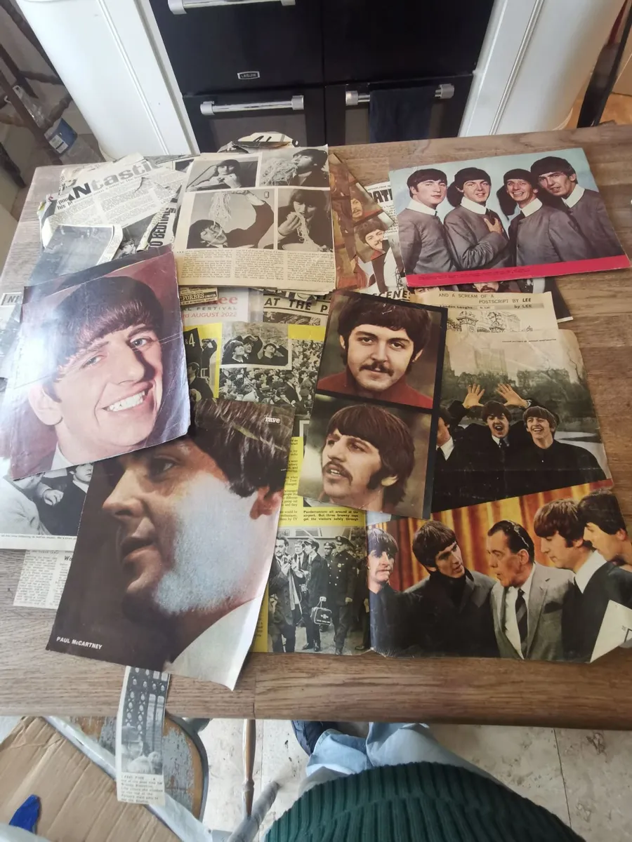 Original newspaper clippings of the beatles - Image 2