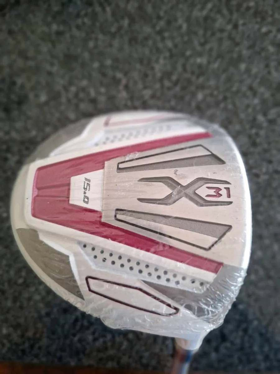 LADIES - NEW Wilson 3 wood 15' - Image 1