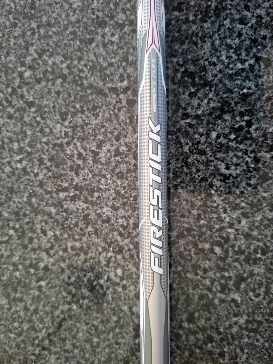 LADIES - NEW Wilson 3 wood 15' - Image 3