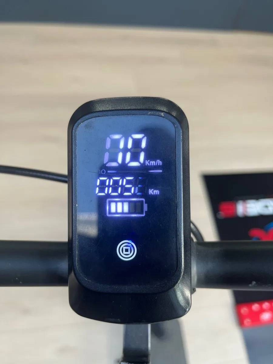 Electric scooter - Image 2