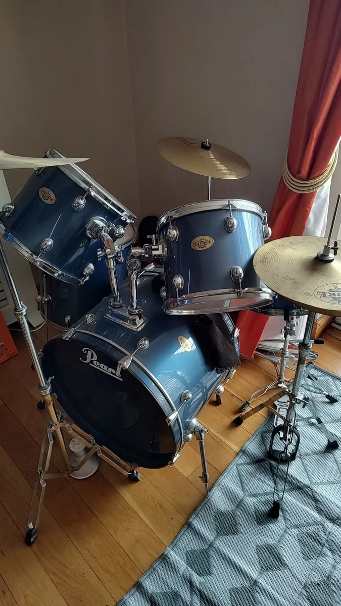 Drums, guitar, tambourine, violin, recorder - Image 1