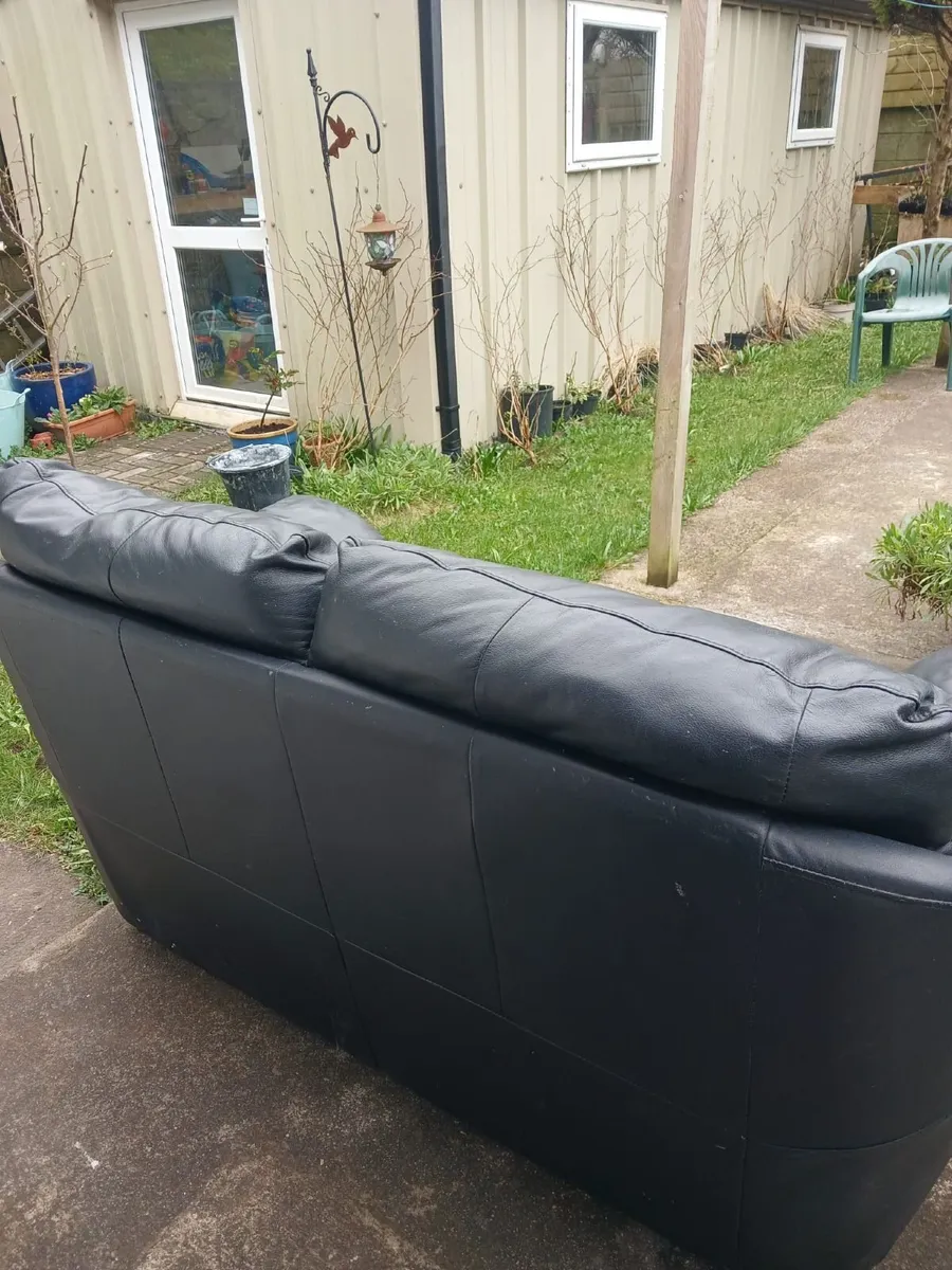 Black leather couch - Image 3