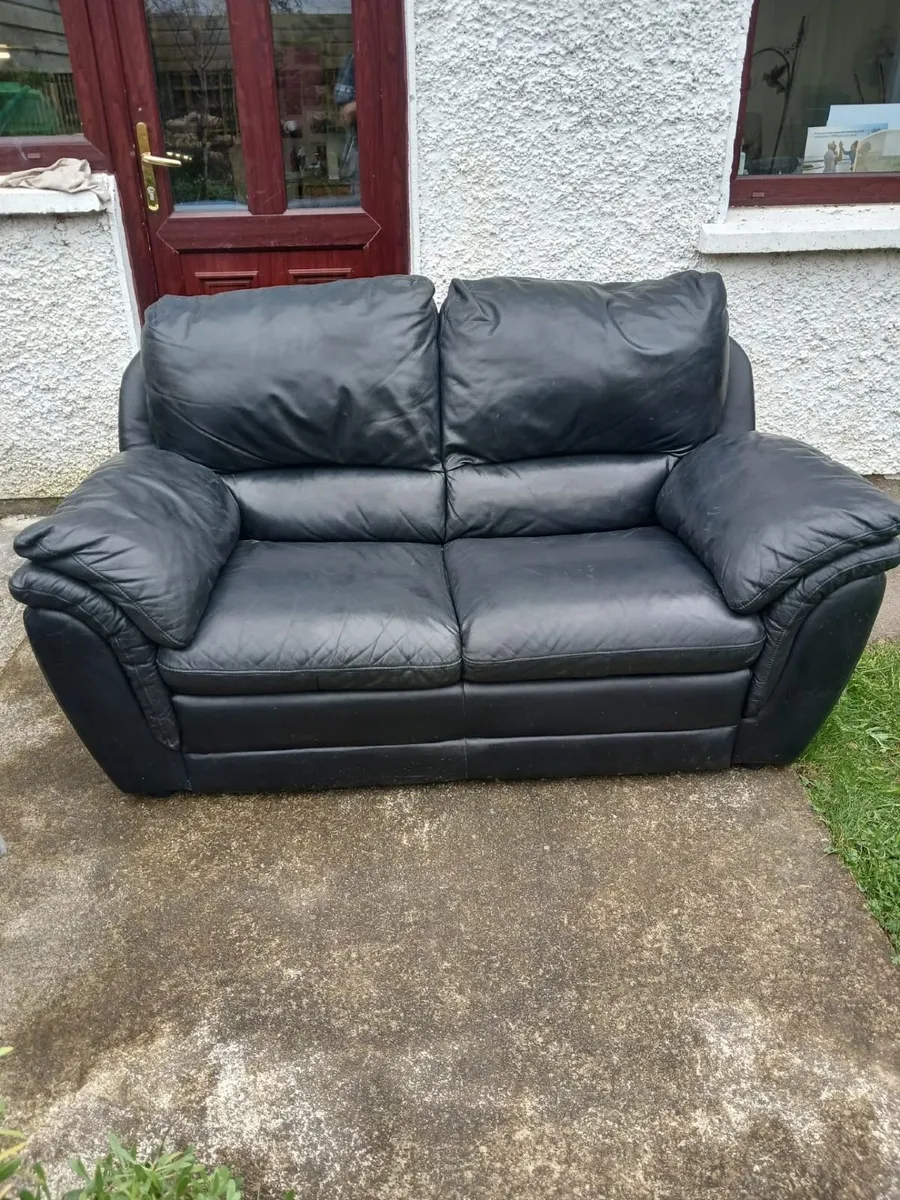 Black leather couch - Image 1