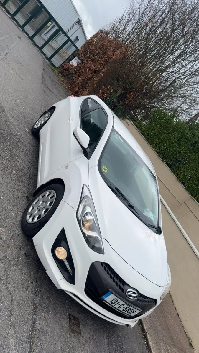 2013 Hyundai i30 - Image 1