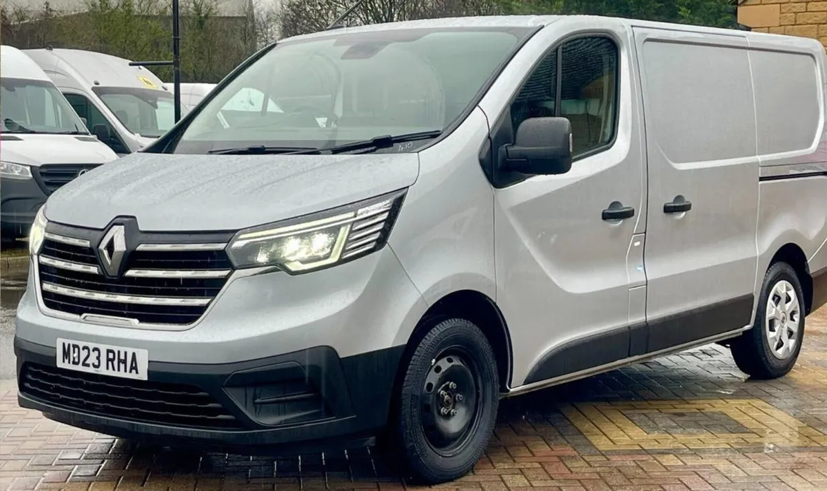 2023 Renault Trafic Low Roof Panel Van - Image 1