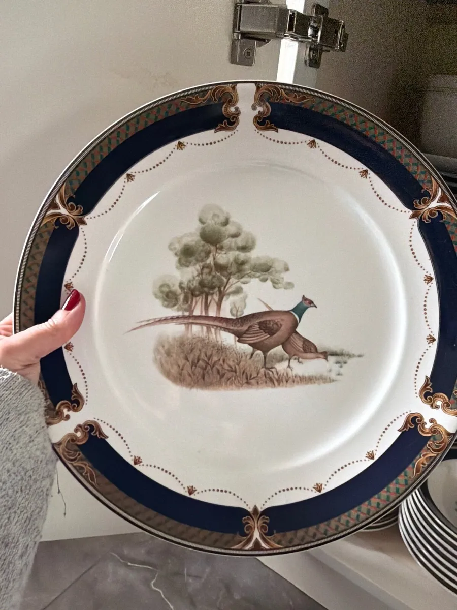 Keltkraft Hunting Scene 8 piece dinner & tea set - Image 2