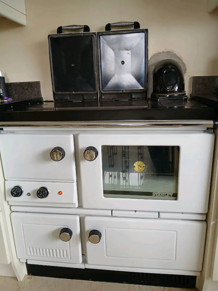 Stanley oil range - Image 1