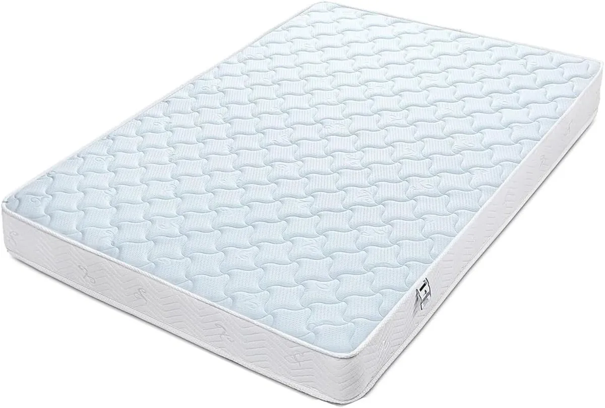 Double Mattress 4FT6 (135x190cm) - Hybrid Sprung - Image 1