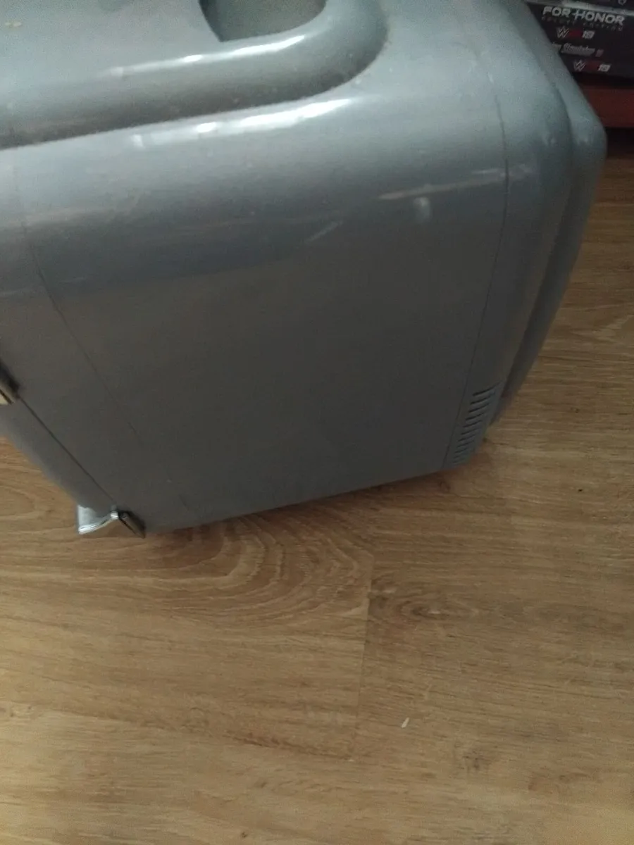 mini fridge - Image 1