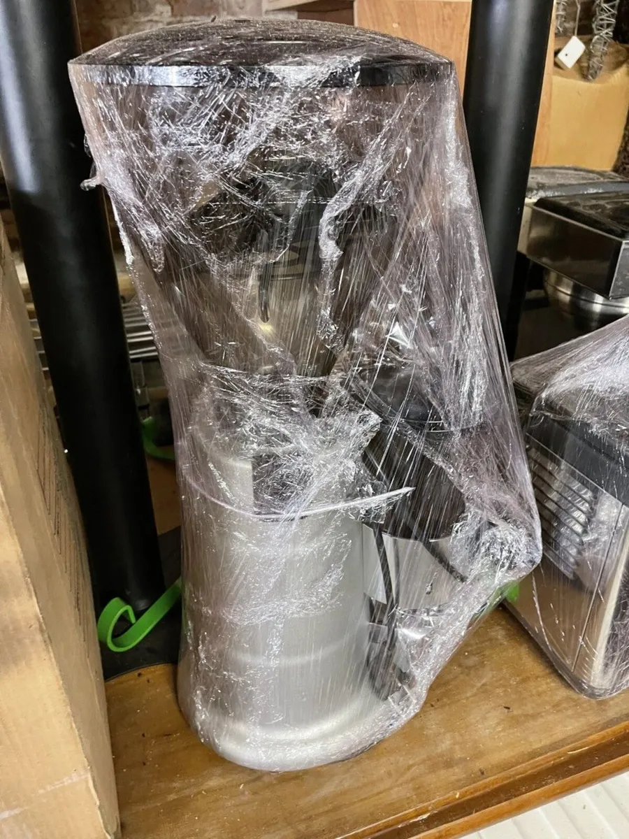 Expresso 2 group coffee machine + Grinder - Image 2