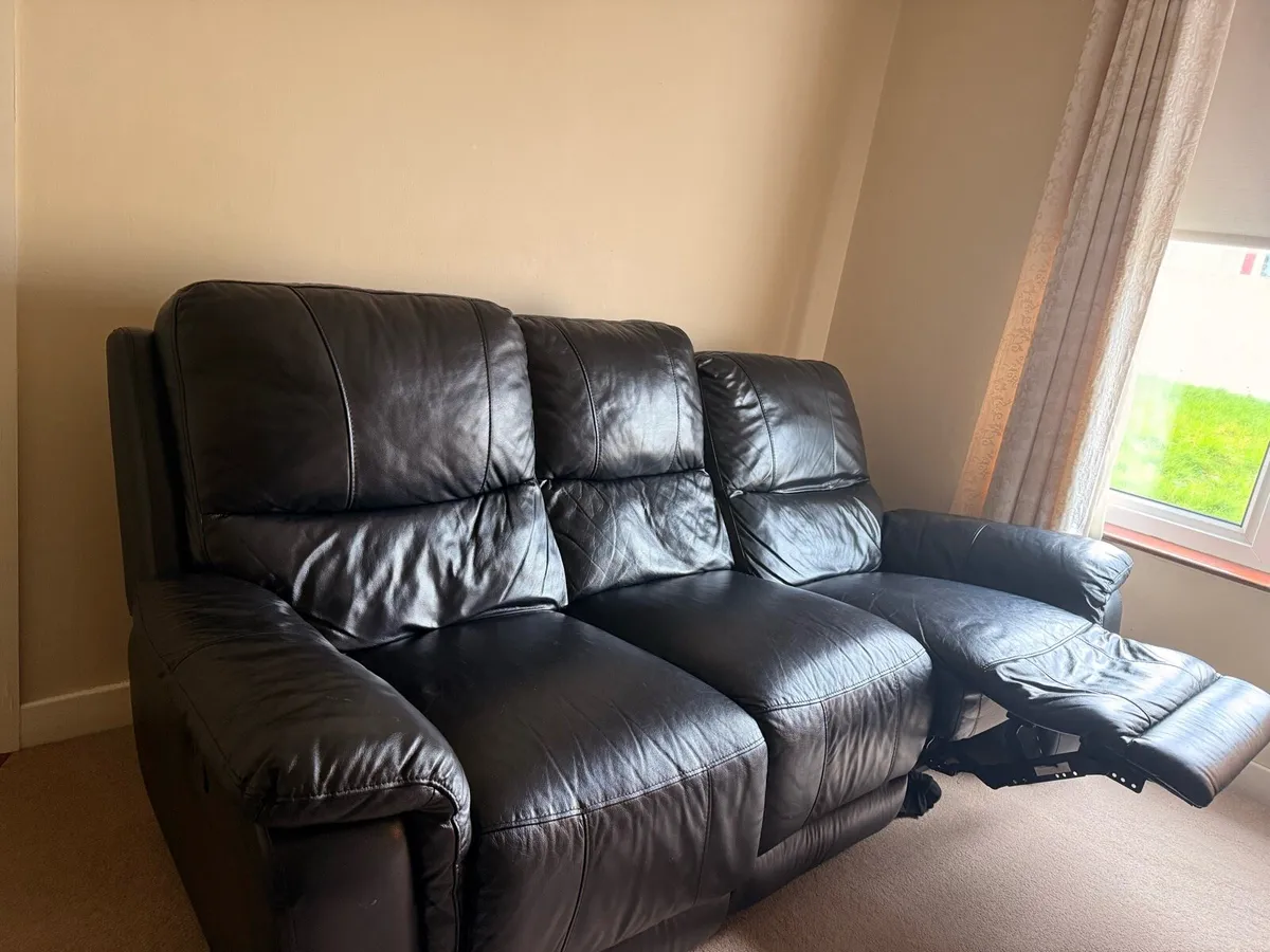 Manual sofa recliner I good condition - Image 1