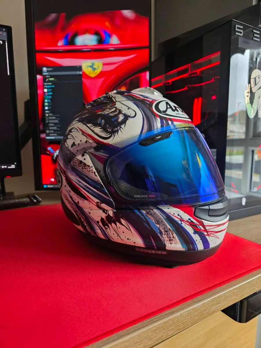 Arai RX-7V EVO helmet - Image 1