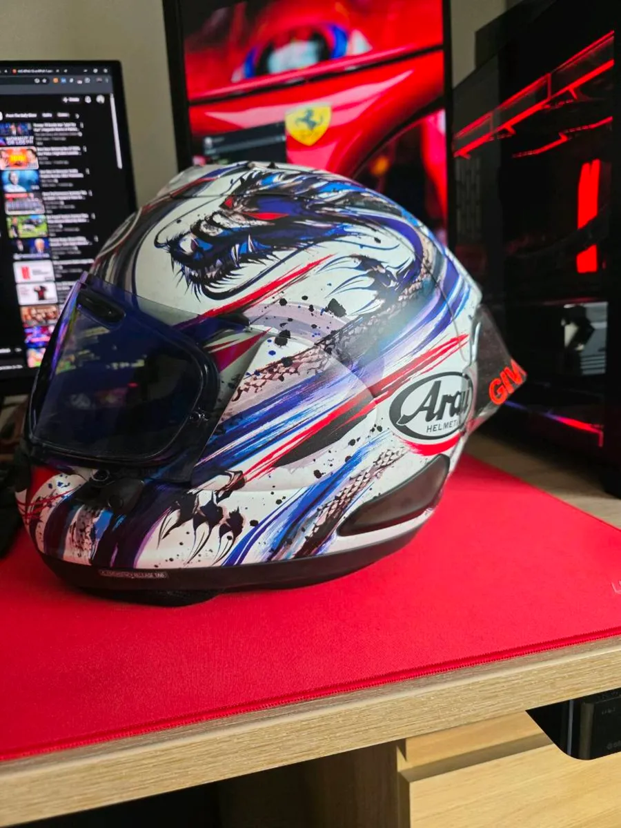 Arai RX-7V EVO helmet - Image 3