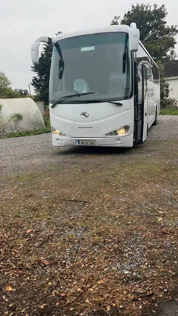 2009 kinglong coach - Image 1