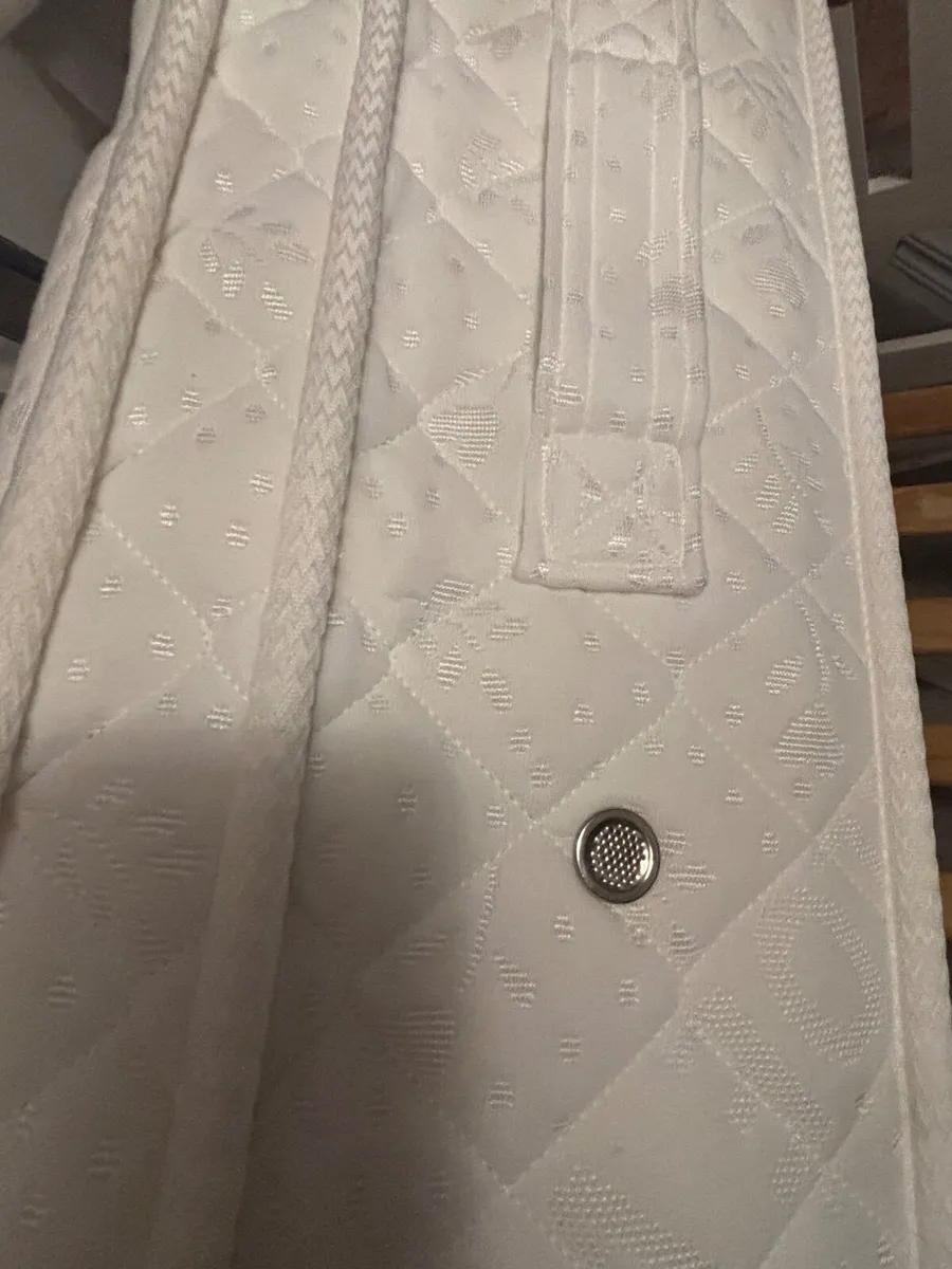 Single Oak Bed in White & mattress - Image 2