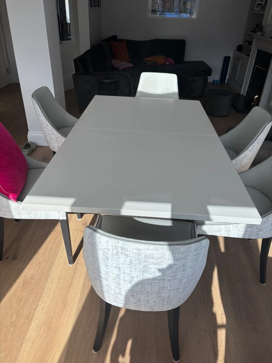 Kitchen table - Image 4