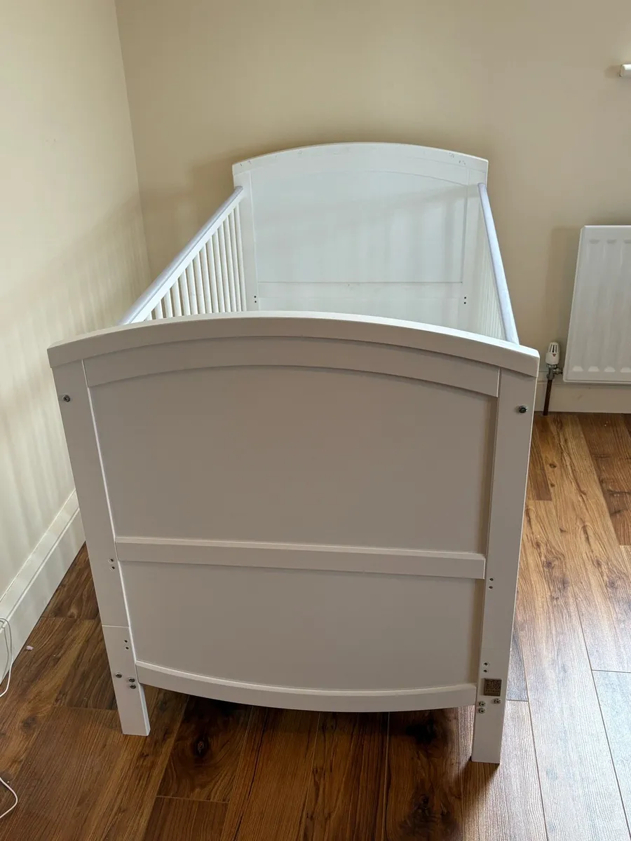 Baby Elegance Cot with mattress - Image 2