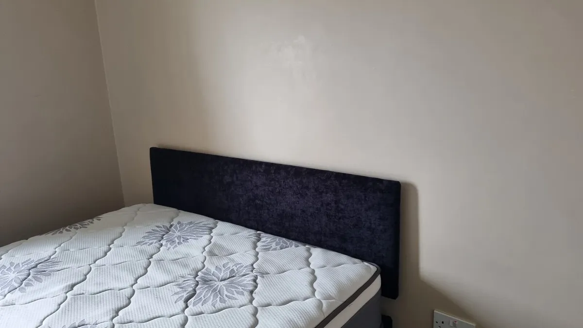 King size bed with mattress - Image 3