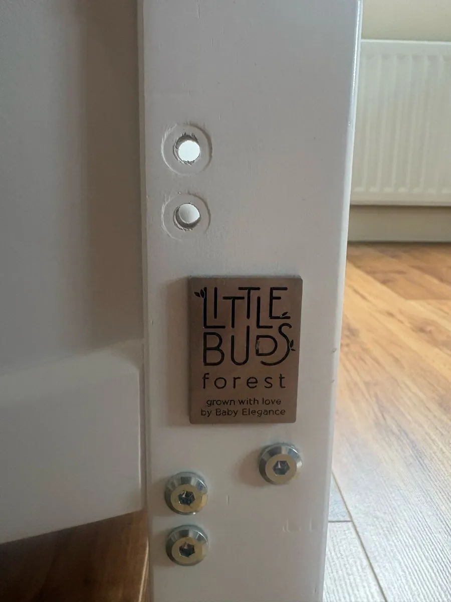 Baby Elegance Cot with mattress - Image 4