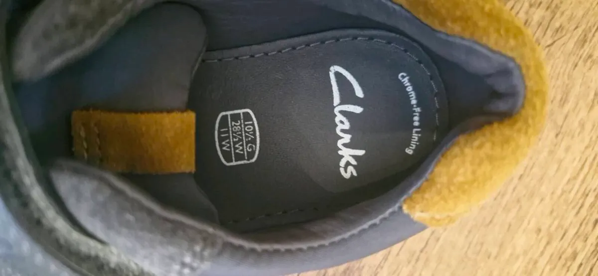 Leather Clarcks boys shoes size 10 and half G - Image 3