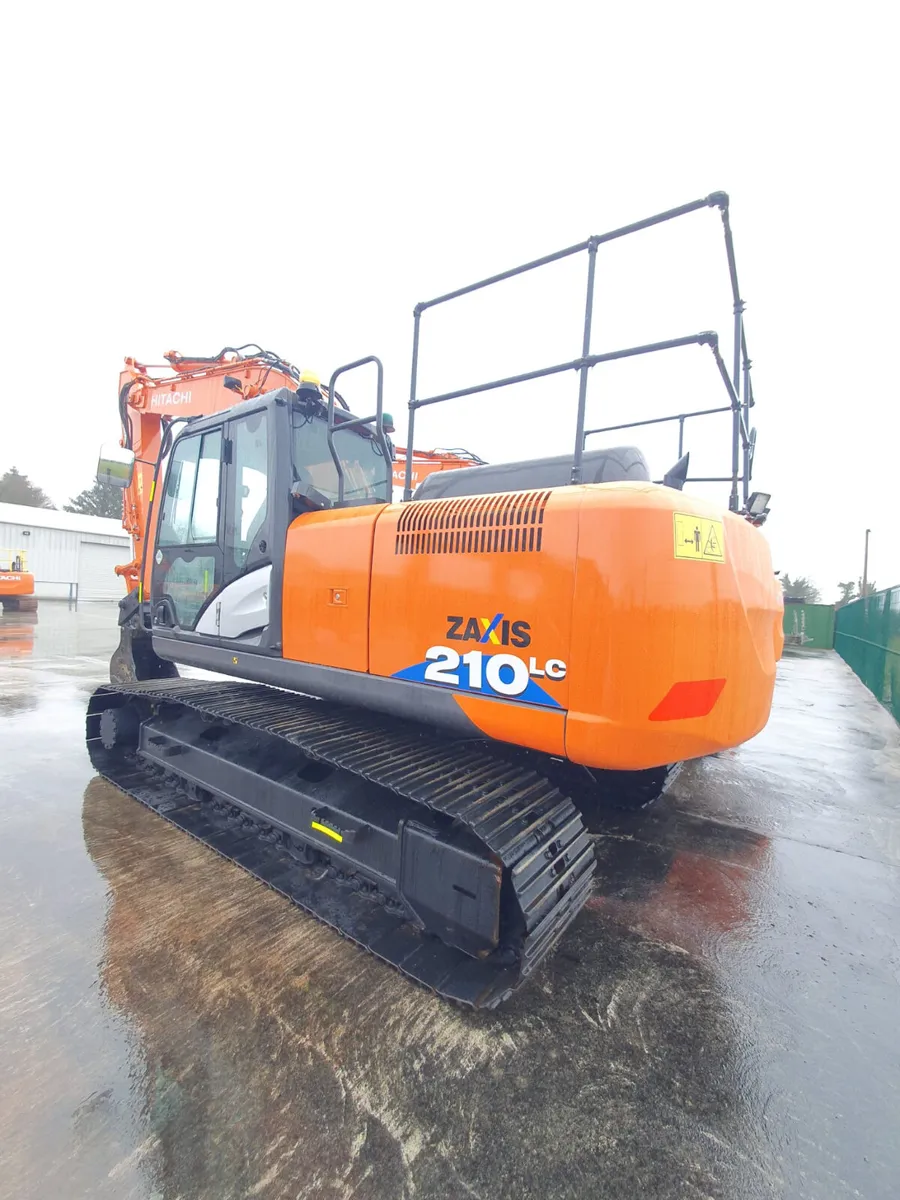 HITACHI ZX210-6 - Image 4