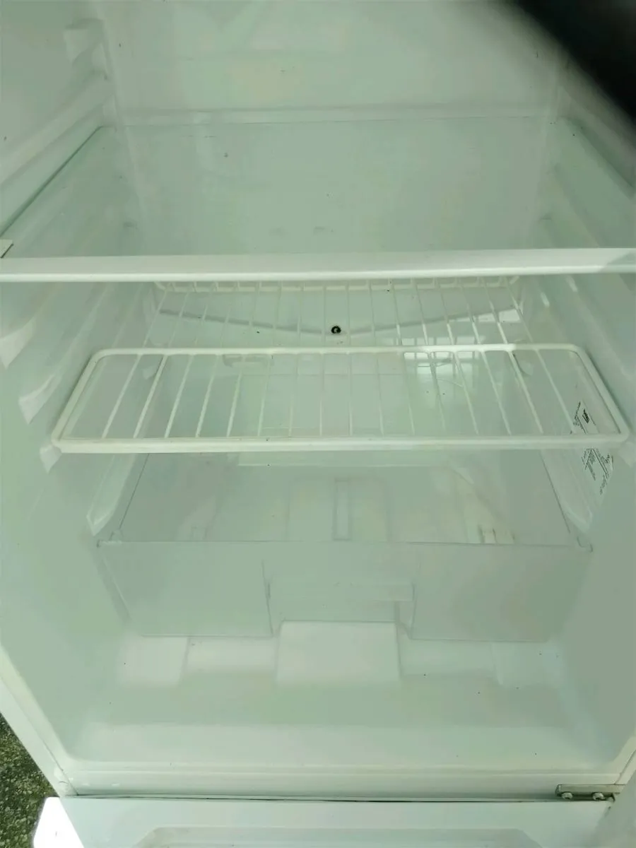 Beko fridge freezer - Image 2