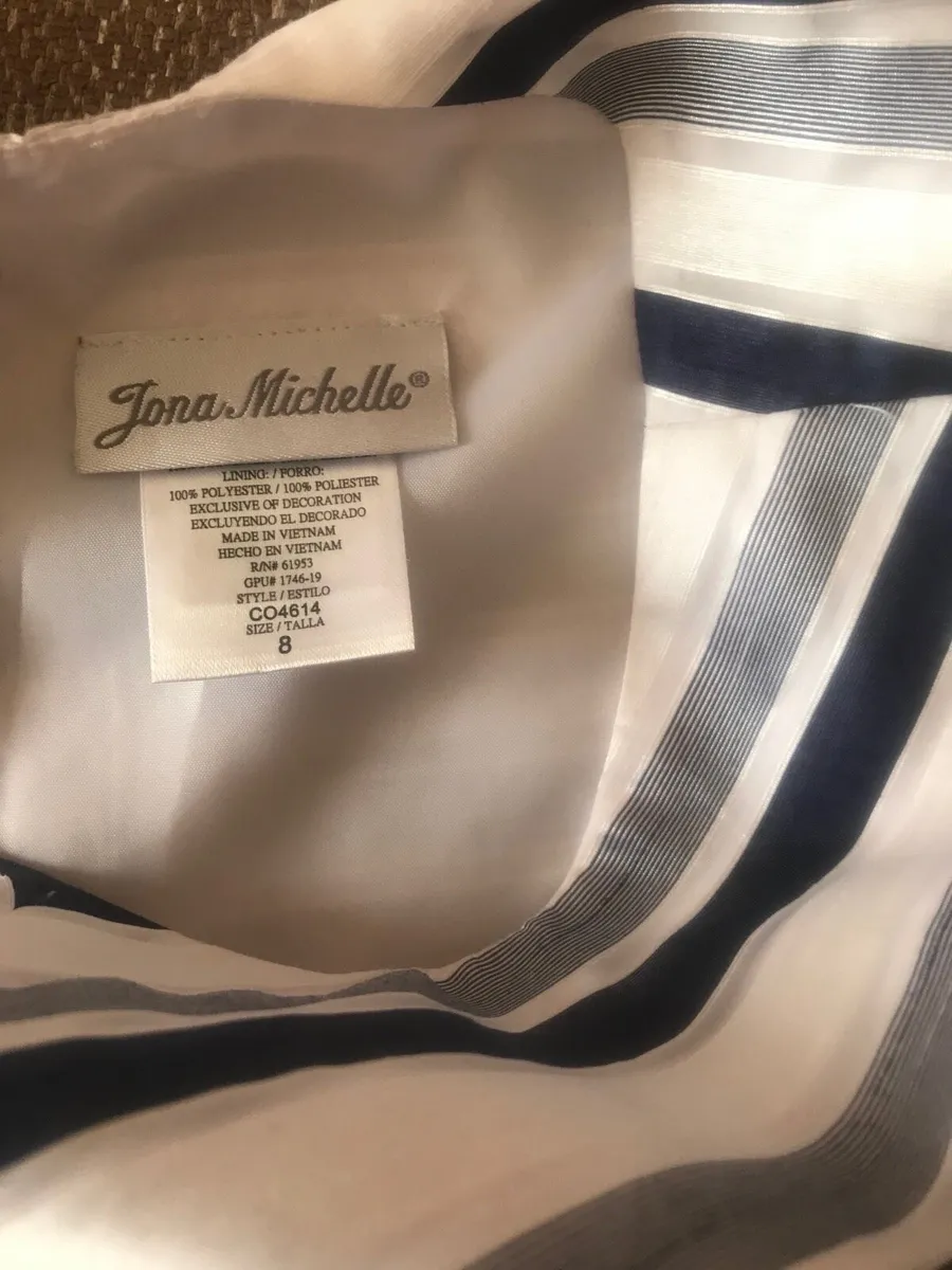 Girls dress - Image 4