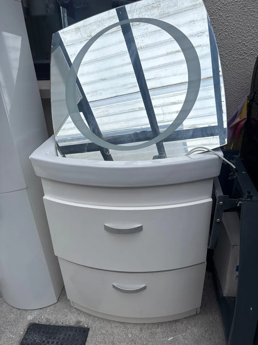 Toilet sink wall unit and mirror - Image 1