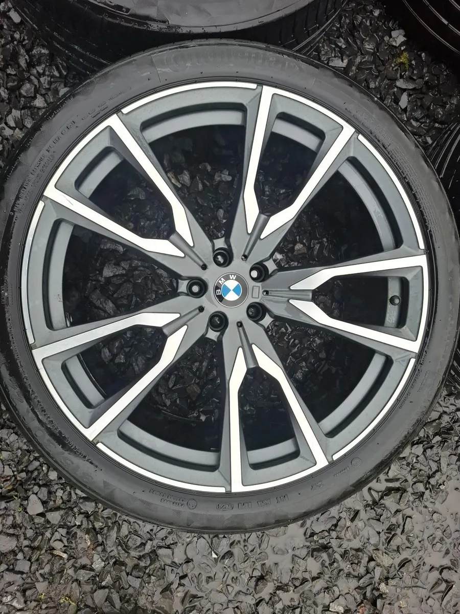 22" Bmw X5 G05 Alloys with tyres - Image 1
