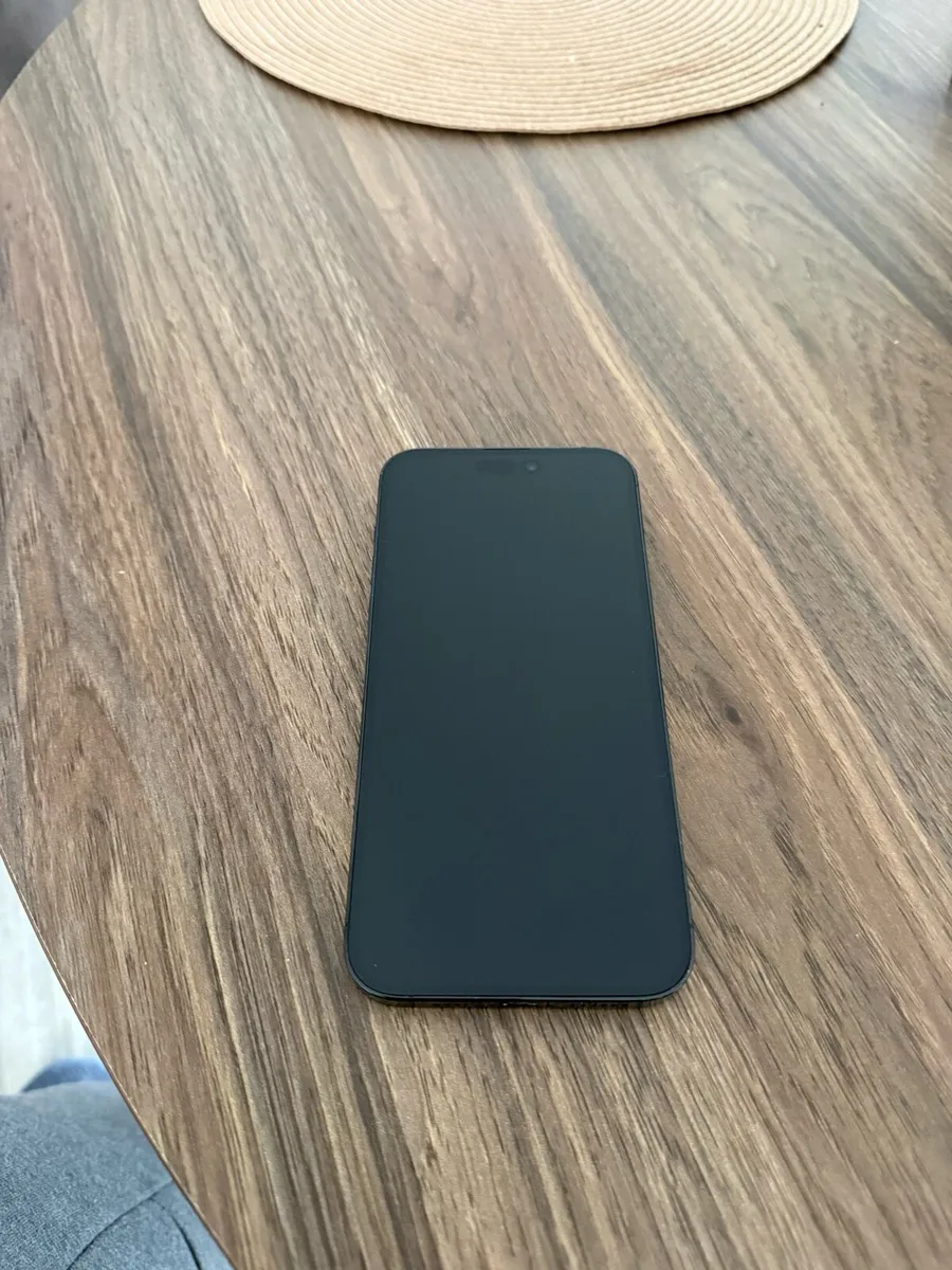 Iphone 4 Pro Max like new - Image 1