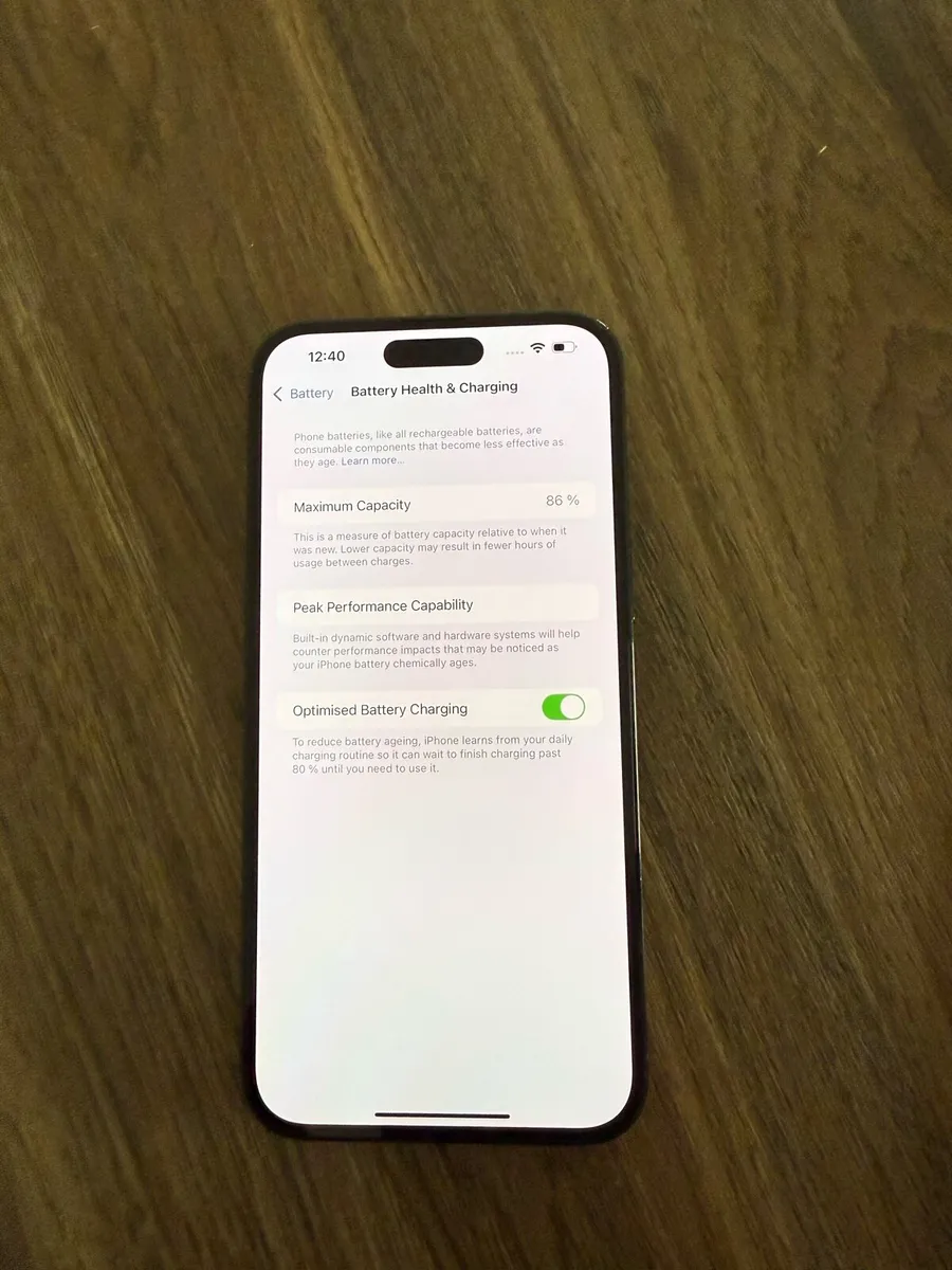 Iphone 4 Pro Max like new - Image 3