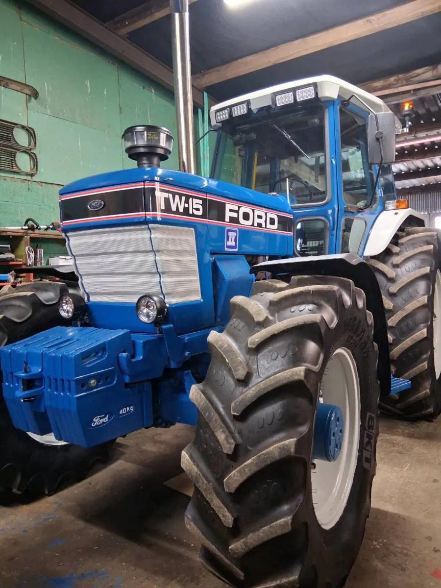 Ford tw15 - Image 1